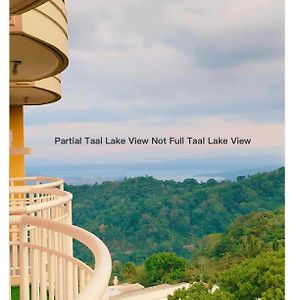 Studio Lake View